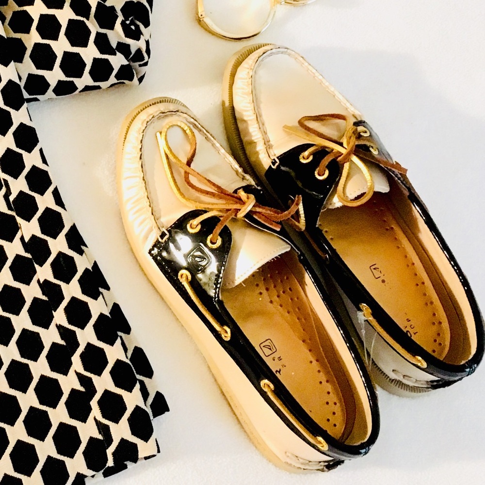 Sperry Champagne Patent Leather Boat Shoes Loafers